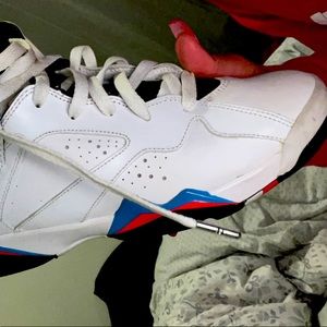JORDAN ORION 7. WORN ONCE - used - LIKE NEW. Size 6 in BOYS YOUTH. 160 OR OBO.